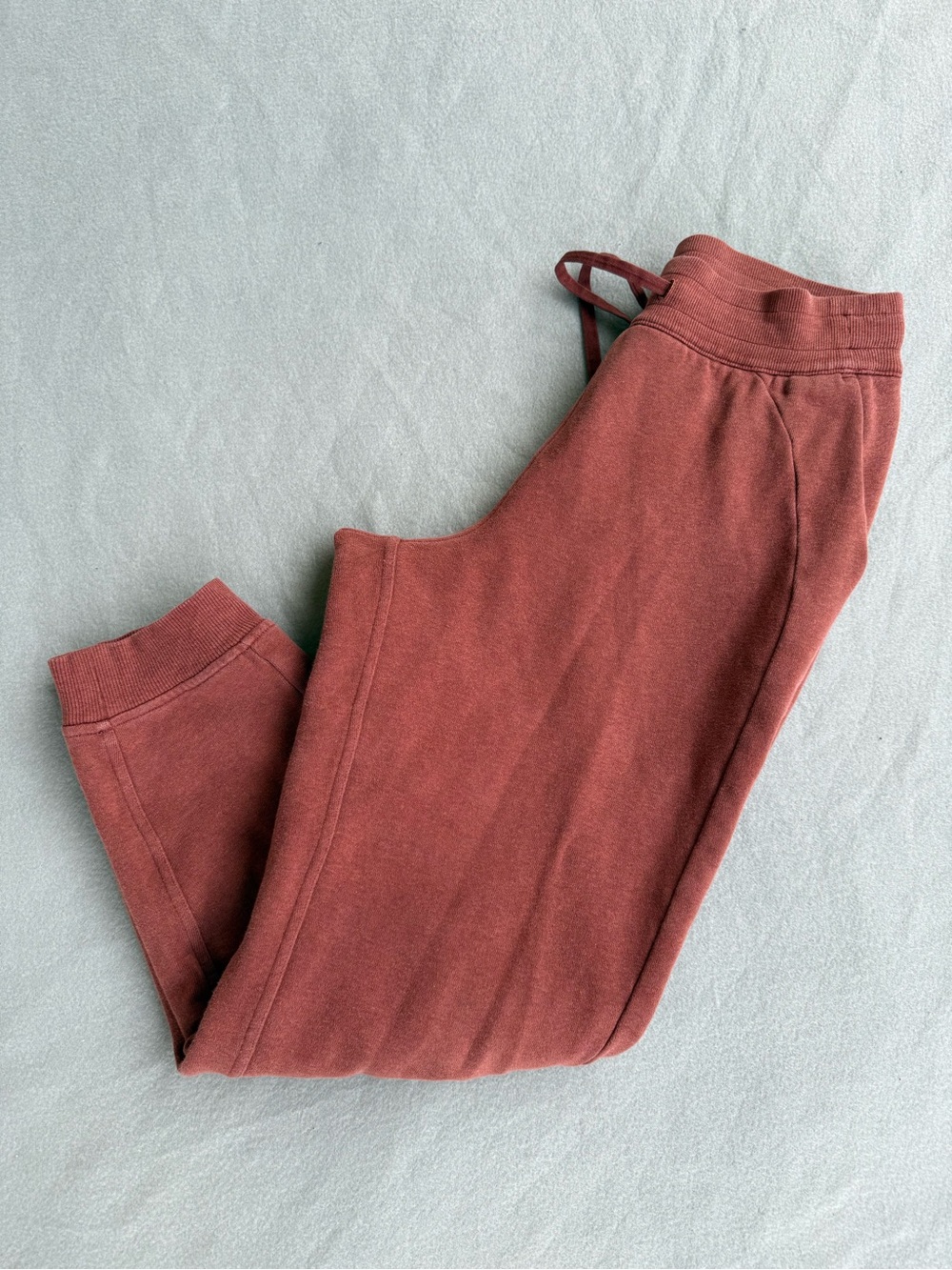 Lululemon Scuba High-Rise Jogger Women Sz 6 Smoky Red Pockets Fleece Sweatpants